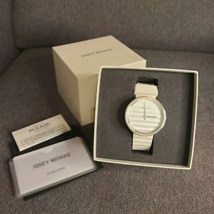 ISSEY MIYAKE WHITE PLEASE WATCH - …